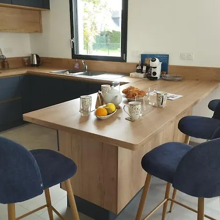Maison Familiale, Confortable, Au Coeur Du Village *